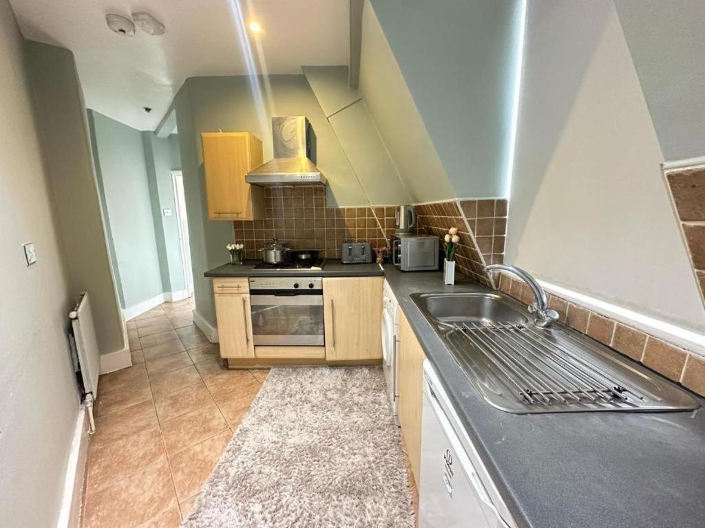 Comfortable Near Central London