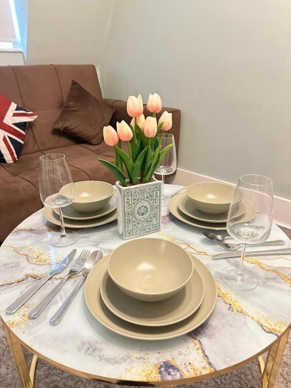Comfortable Near Central * London