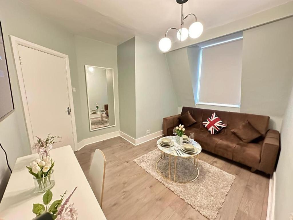 Comfortable Near Central London